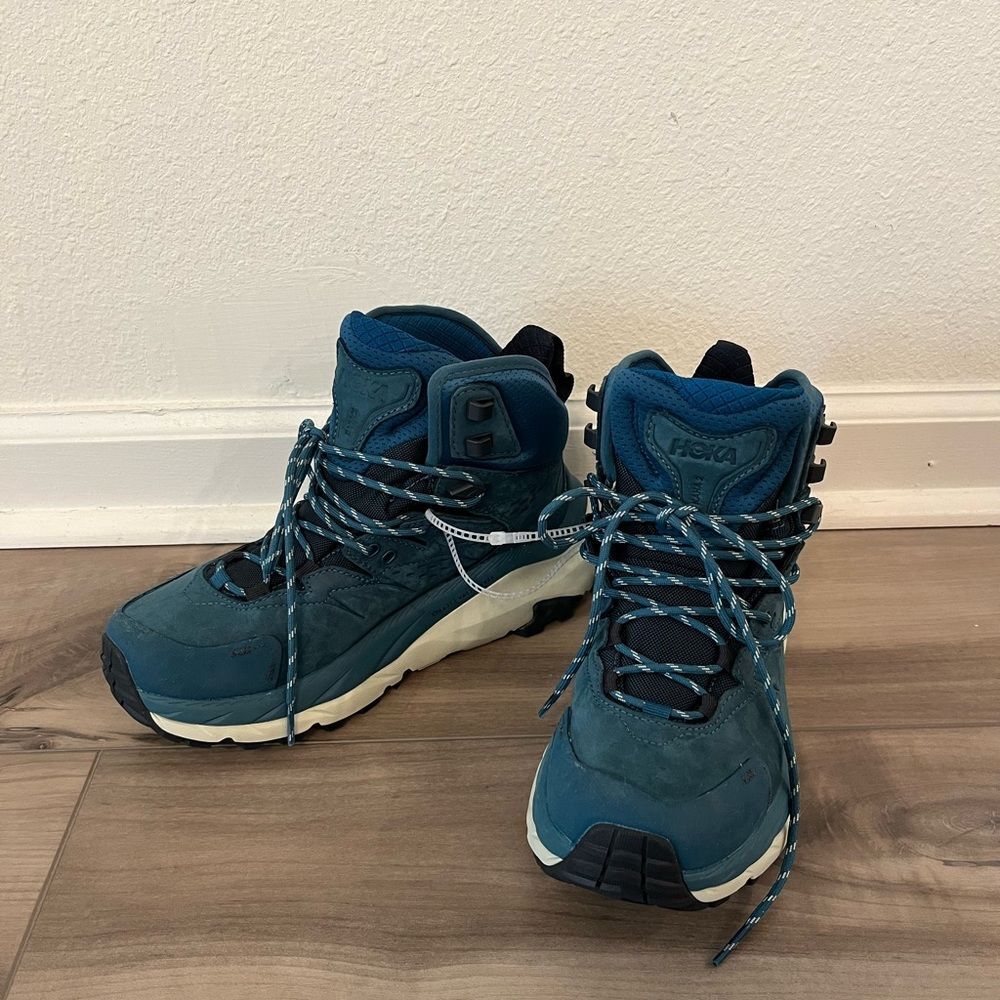 Hoka One One Women Kaha 2 GORE-TEX Blue Coral Size US 6.5B  1123156 BCBGR